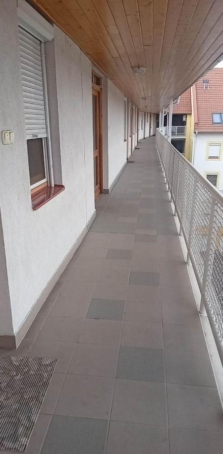 Levendula Lägenhet Bekescsaba Exteriör bild